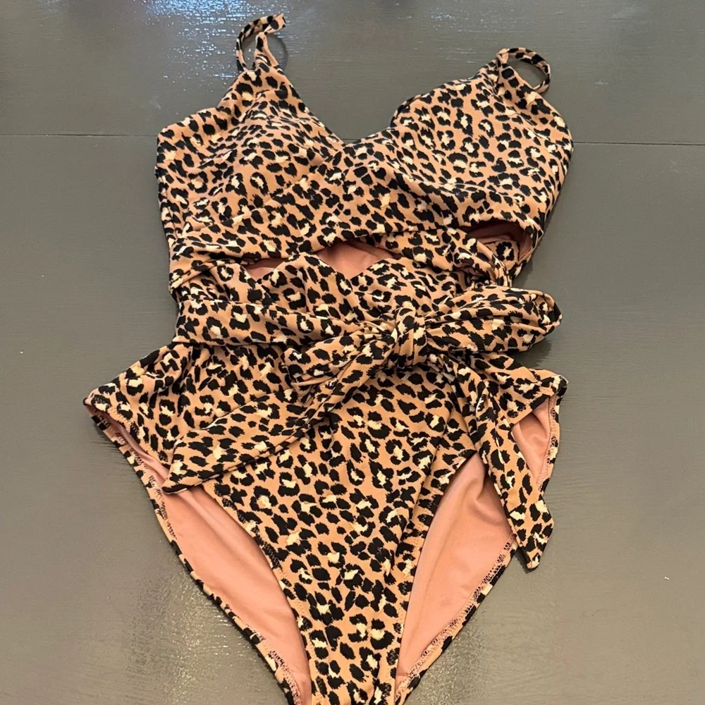 Aerie wrap around leopard one piece - Picture 5 of 9